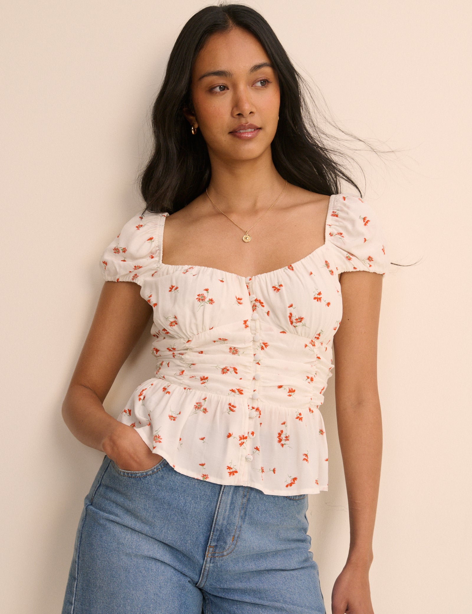 Relaxed White Floral Ruched Top - Image 2