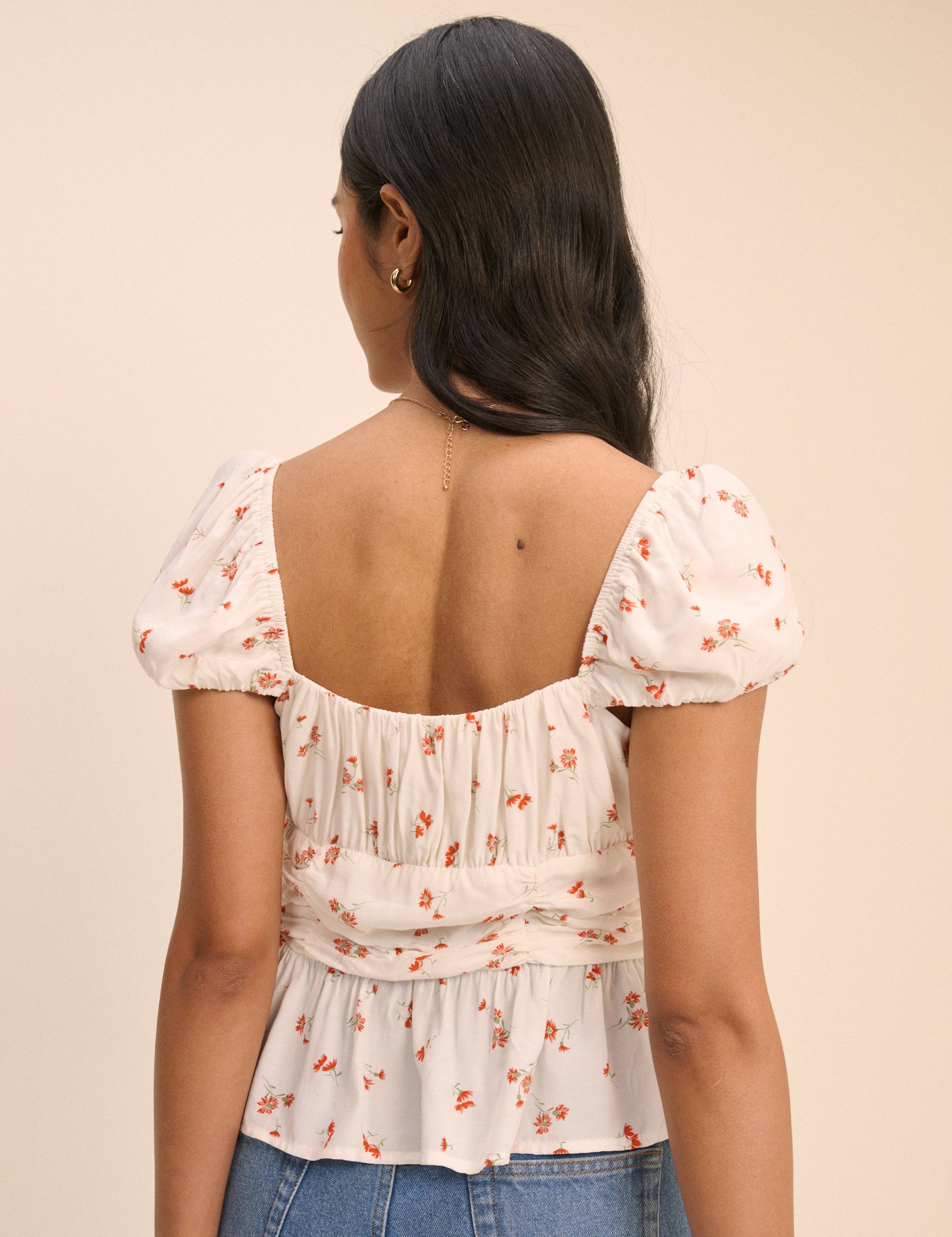 Relaxed White Floral Ruched Top - Image 5