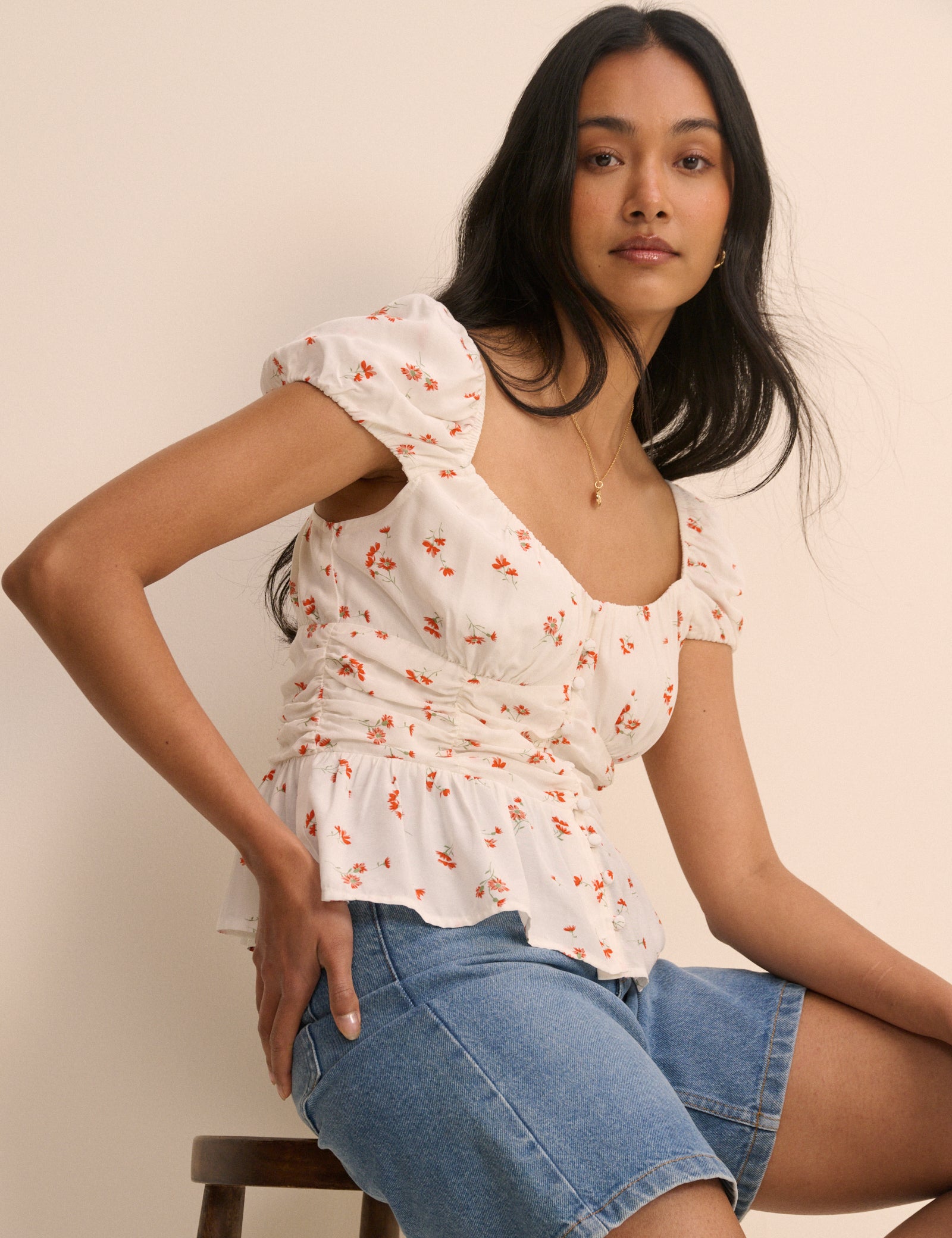 Relaxed White Floral Ruched Top - Image 4