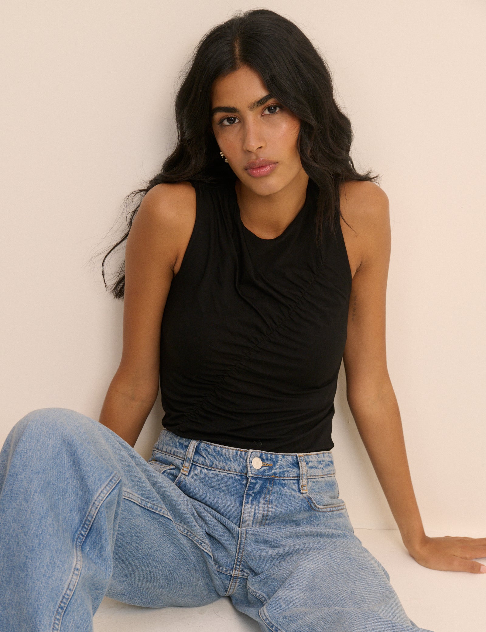 Relaxed Black Sleeveless Ruched Top - Image 4